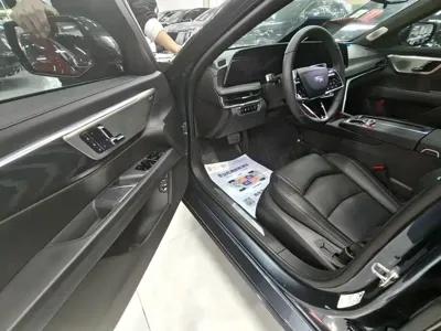 Cadillac CT6 2025, 16000 км, за 229800 CNY - фото 4