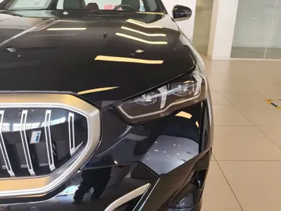 BMW i5 2025, 500 км, за 286000 CNY - фото 6