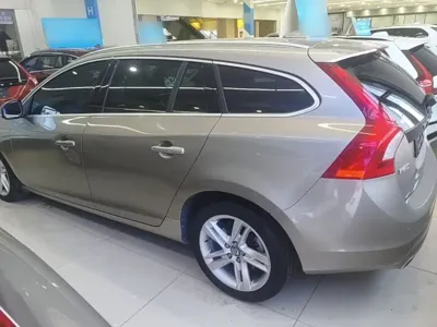 Volvo V60 2017, 102400 км, за 65700 CNY - фото 5