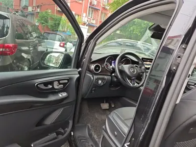 Mercedes-Benz V-Class 2019, 63900 км, за 153200 CNY - фото 17