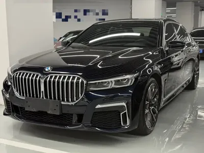 BMW 7 Series · 2021 год