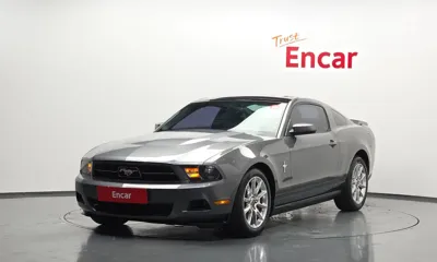 Ford Mustang · 2010 год