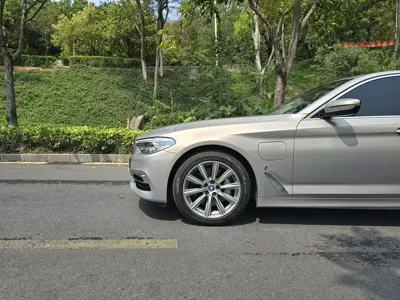 BMW 5 Series New Energy 2018, 90000 км, за 109800 CNY - фото 3
