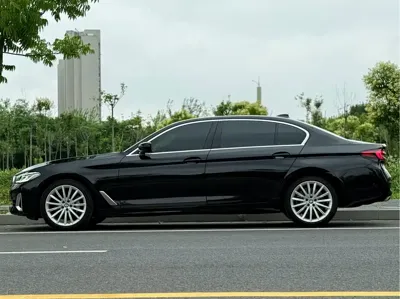 BMW 5 Series 2021, 122000 км, за 188000 CNY
