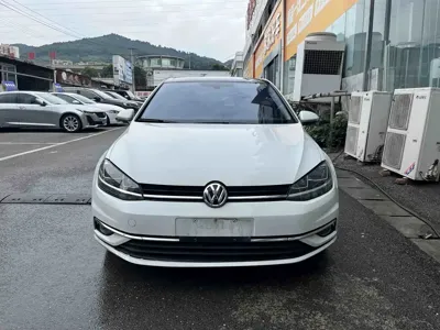 Volkswagen Golf 2020, 56000 км, за 52000 CNY
