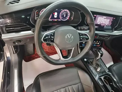 Volkswagen Passat 2023, 60800 км, за 131100 CNY - фото 10