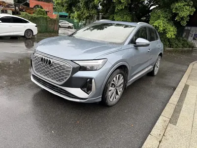 Audi Q4 e-tron · 2022 год