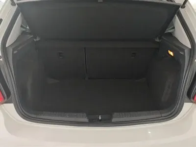 Volkswagen Polo 2016, 78700 км, за 30800 CNY