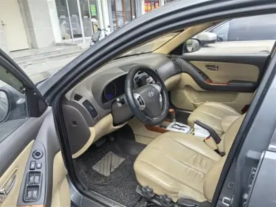 Hyundai Elantra 2010, 150000 км, за 9500 CNY