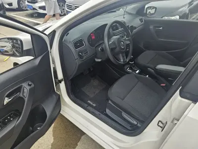 Volkswagen Polo 2013, 80000 км, за 17500 CNY