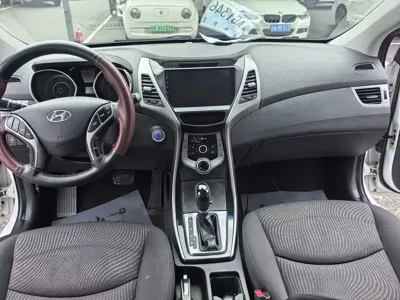 Hyundai Elantra Langdong 2017, 99000 км, за 26000 CNY - фото 11