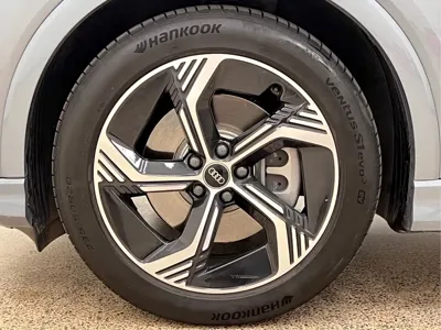 Audi Q4 e-tron 2025, 9000 км, за 150000 CNY - фото 9
