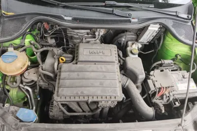 Volkswagen Polo 2016, 66500 км, за 35750.52 CNY - фото 21