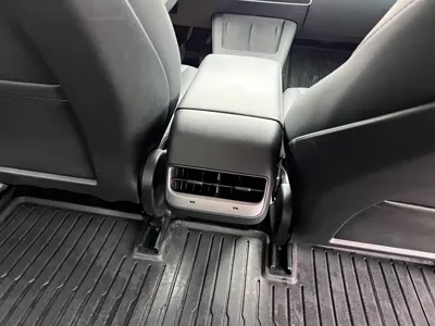 Tesla Model 3 2023, 32000 км, за 128800 CNY - фото 8