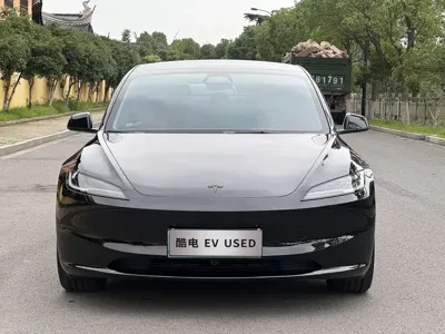 Tesla Model 3 2025, 4000 км, за 223000 CNY