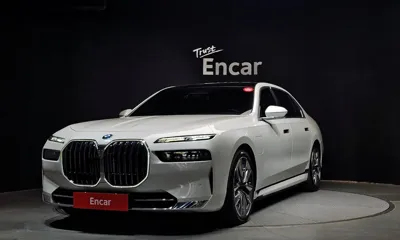 BMW 7-Series · 2023 год