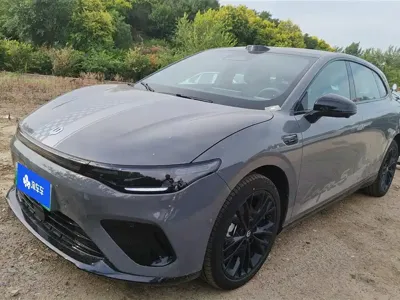 Leapmotor 零跑Lafa5 · 2025 год