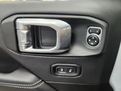 Jeep Wrangler 2022, 64631 км, за 47800000 KRW