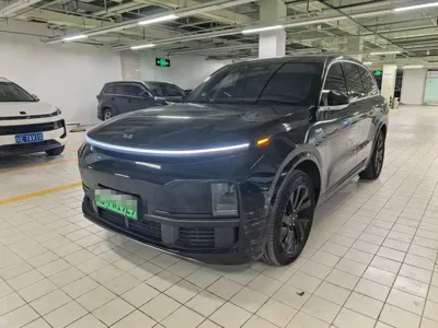 Li Auto Li L8 · 2023 год