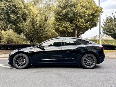 Tesla Model 3 2021, 146000 км, за 98000 CNY