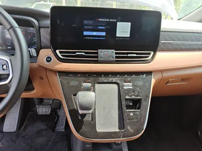Hongqi HQ9 PHEV 2024, 31000 км, за 219096.63 CNY - фото 8