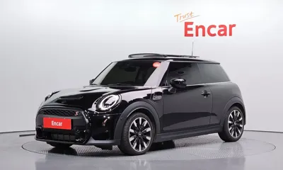 MINI Cooper · 2022 год