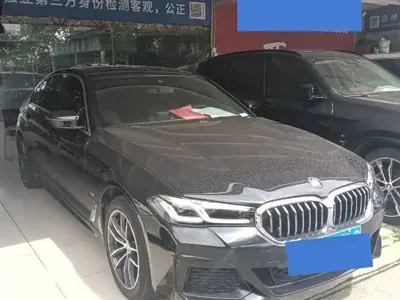 BMW 5 Series 2022, 80000 км, за 196800 CNY