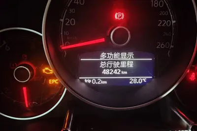 Volkswagen Beetle 2018, 48200 км, за 93261.34 CNY - фото 9