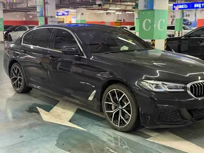 BMW 5 Series 2021, 47000 км, за 220000 CNY - фото 3