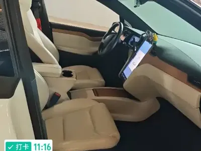 Tesla Model X 2020, 64000 км, за 305000 CNY