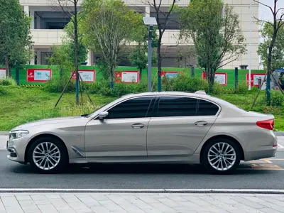 BMW 5 Series 2017, 97000 км, за 100500 CNY - фото 7