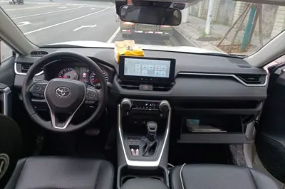 Toyota RAV4 2023, 16600 км, за 111957.7 CNY - фото 9