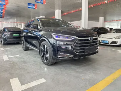 BYD Tang New Energy 2023, 33000 км, за 99800 CNY