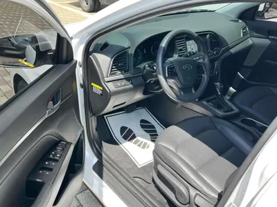 Hyundai Avante 2018, 100000 км, за 9800000 KRW - фото 9