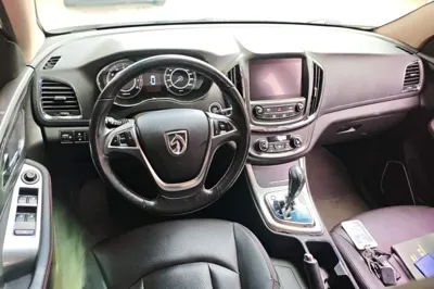 Baojun 560 2016, 72700 км, за 29378.85 CNY - фото 6