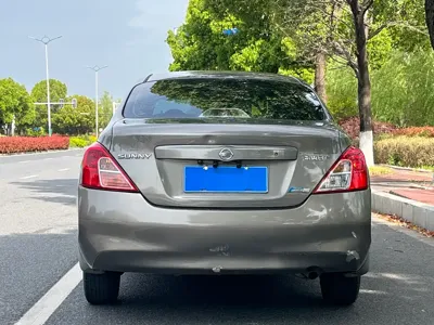 Nissan Sunny 2012, 80000 км, за 16800 CNY