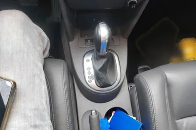 Volkswagen Touran 2015, 22100 км, за 54744.05 CNY - фото 13