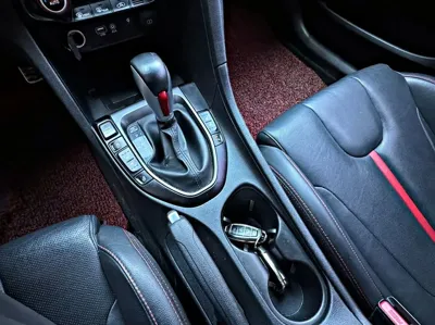 Hyundai Veloster 2018, 93602 км, за 9900000 KRW - фото 16