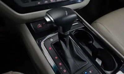 Kia Canival 2017, 90309 км, за 12500000 KRW - фото 9