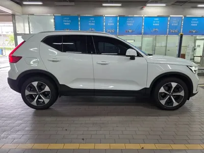 Volvo XC40 2023, 42966 км, за 35500000 KRW