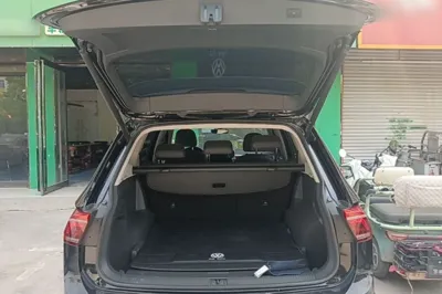 Volkswagen Tiguan L 2022, 122200 км, за 104674.45 CNY - фото 22