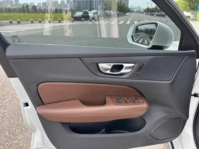 Volvo S60 2021, 61000 км, за 88000 CNY - фото 11