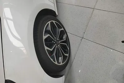 Ford Focus 2021, 77800 км, за 78384.01 CNY - фото 8