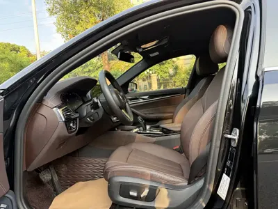 BMW 5 Series 2020, 120000 км, за 145800 CNY