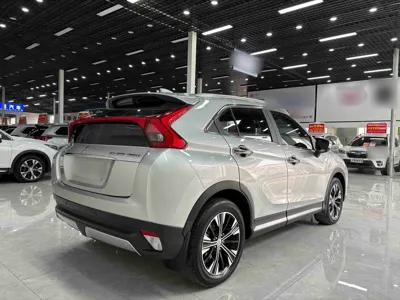 Mitsubishi Eclipse Cross 2019, 65500 км, за 83322.71 CNY