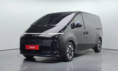 Hyundai Staria · 2023 год