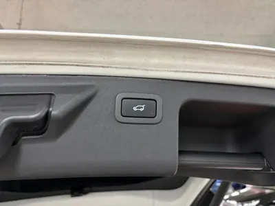 Land Rover Discovery Sport 2018, 88958 км, за 10400000 KRW - фото 10