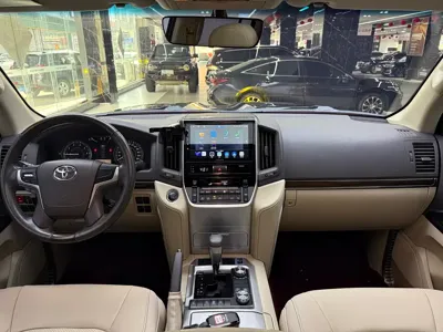 Toyota Land Cruiser 2019, 71000 км, за 447000 CNY - фото 7