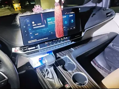 Toyota Sienna 2022, 48300 км, за 238000 CNY - фото 7