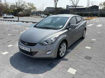 Hyundai Avante · 2011 год